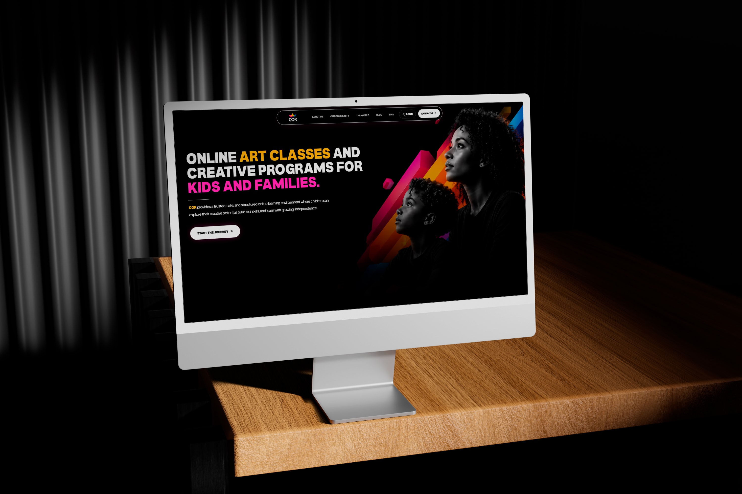 COR Creative Path exibido em um monitor